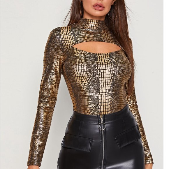 Tops - Top Mock Neck Cutout Front Crocodile Medium NWT!